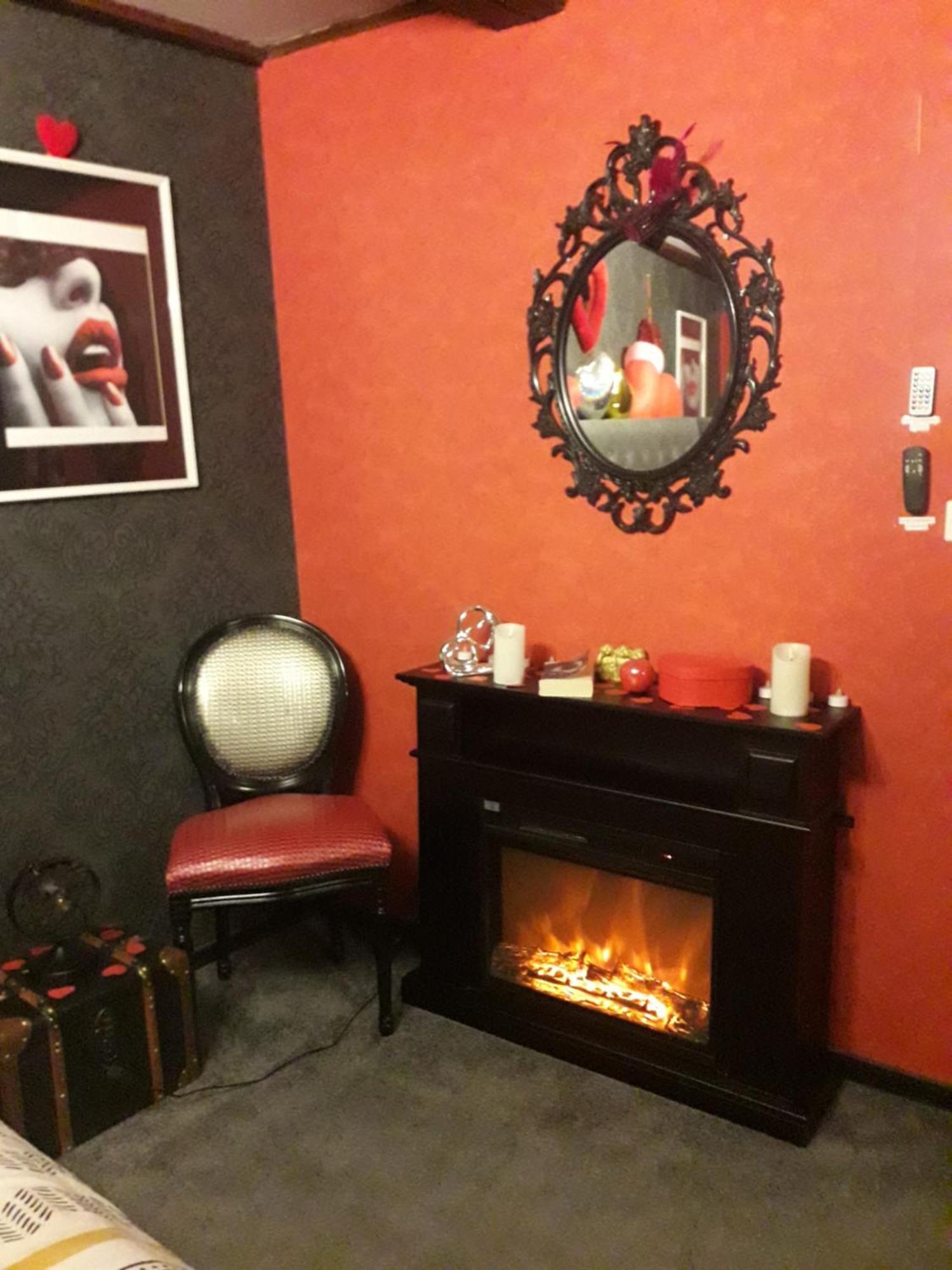 Love Room Le Rouge Et Noir Barr Exterior foto